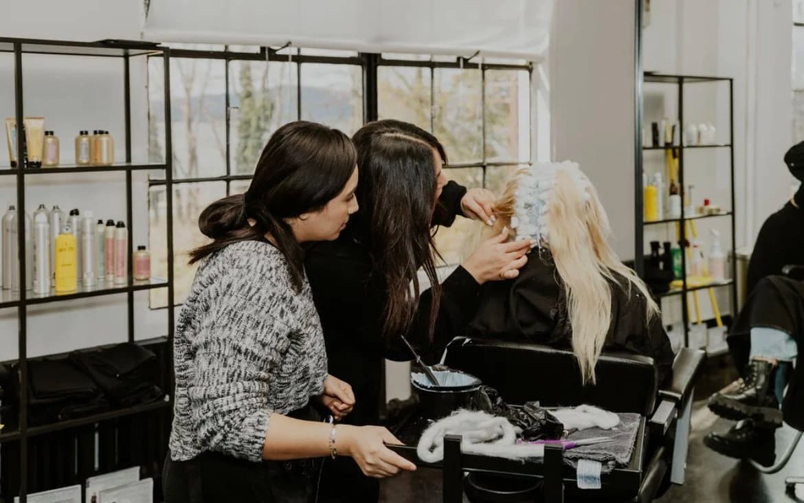 افزایش درآمد سالن زیبایی با نوبت دهی آنلاین؛ راز جذب مشتریان وفادار